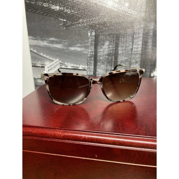 Suzy‎ Levian Women's Beige Sunglasses - Picture 1 of 5
